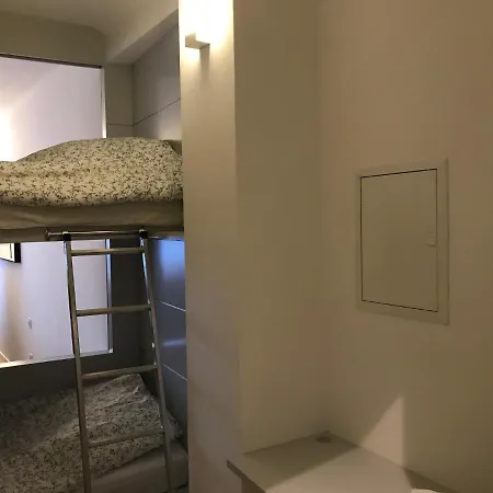 Amazing Renovated Flat Sea Front Old Town אנטיב