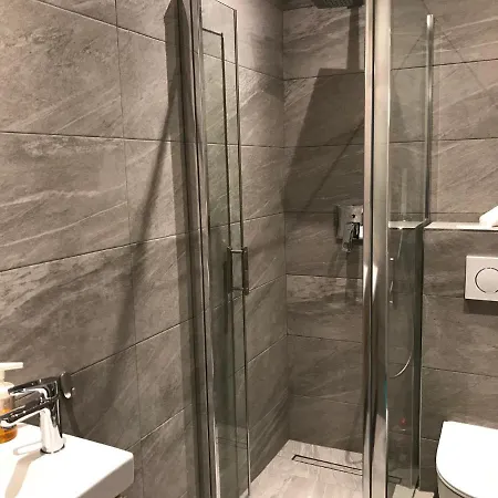 Amazing Renovated Flat Sea Front Old Town אנטיב